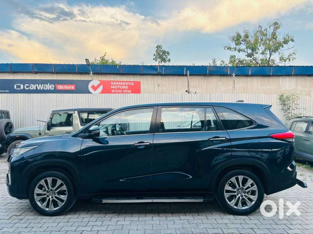 Toyota Innova Hycross 2.0 Zx (o) Hybrid 7 Str, 2023, Petrol