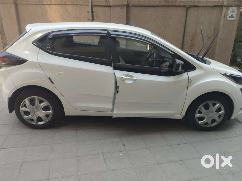 Tata Altroz Xm Plus 2023 Km Driven