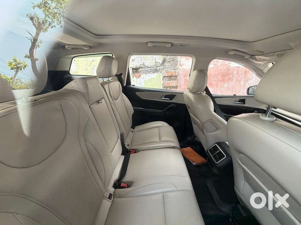 Mahindra Xuv700 Diesel 40000 Km Driven
