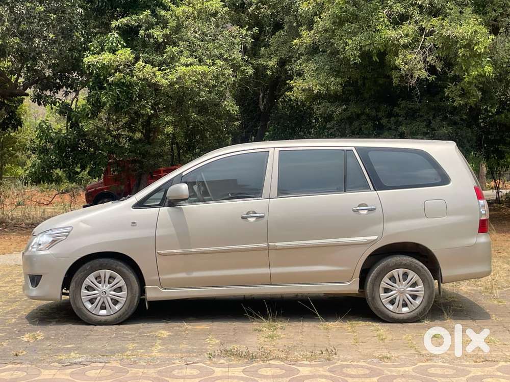 Toyota Innova 2.5 Gx (diesel) 8 Seater Bs Iv, 2013, Diesel