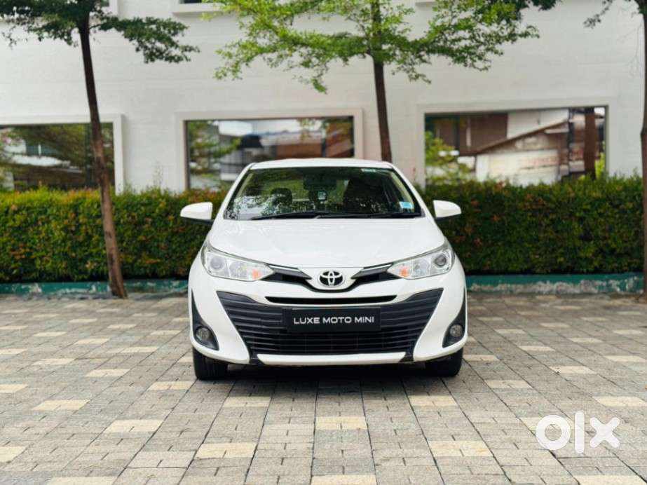 Toyota Yaris J Cvt, 2018, Petrol