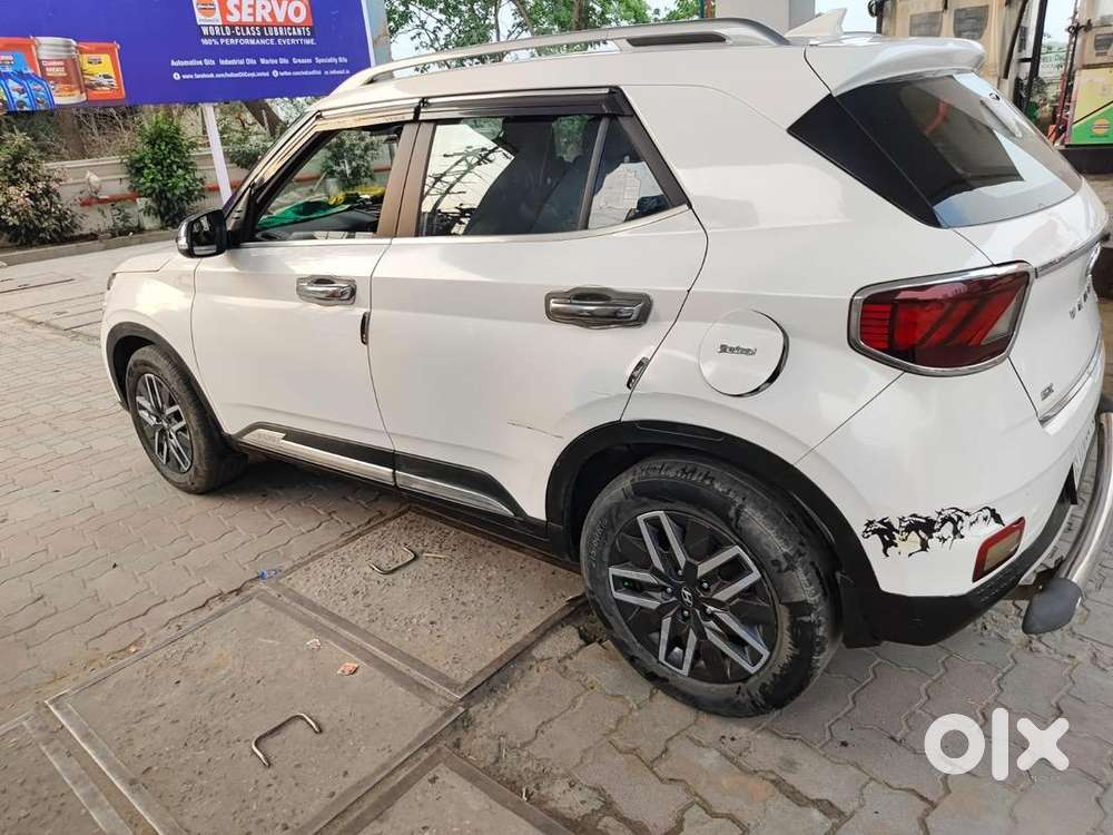 Hyundai Venue 2022 Petrol Well Maintained