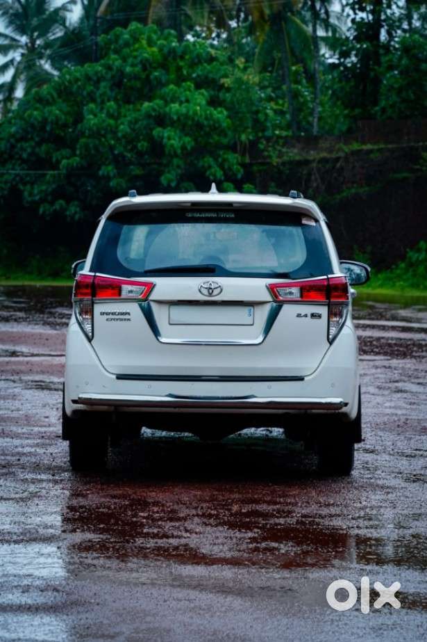 Toyota Innova Crysta [2020-ongoing] 2.4 Gx At 7 Str, 2021, Diesel