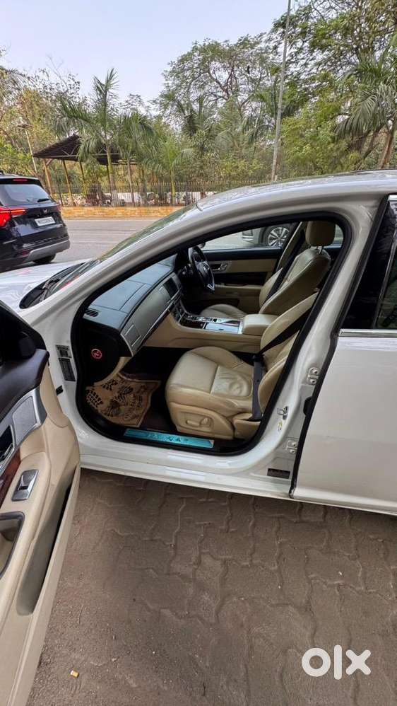 Jaguar Xf 2012 Diesel 35500 Km Driven