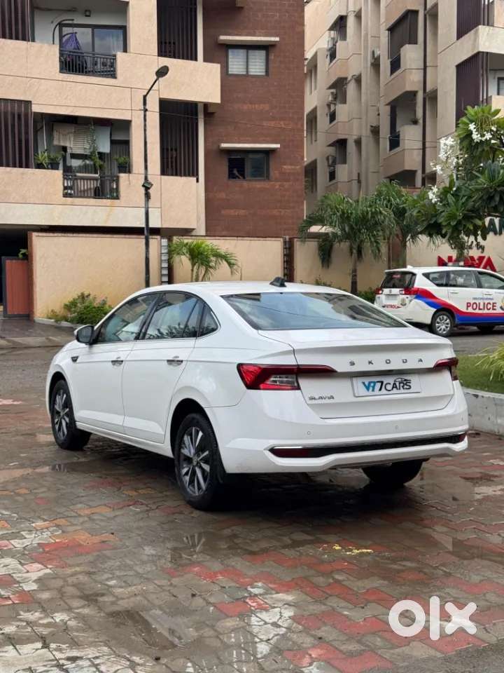 Skoda Slavia Style 1.0l Tsi At, 2022, Petrol