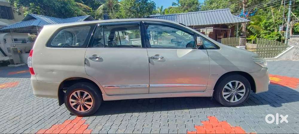 Toyota Innova Diesel 2015 Full Option 2.5 V