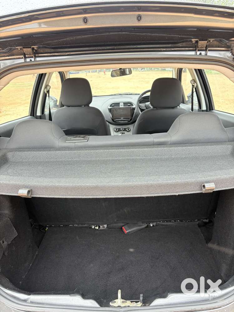 Tata Tiago 1.2 Revotron Xt (o), 2024, Petrol