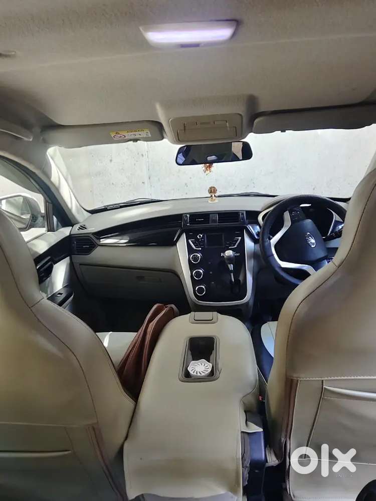 Mahindra Kuv100 K8 Petrol 6 Seater (top Model )