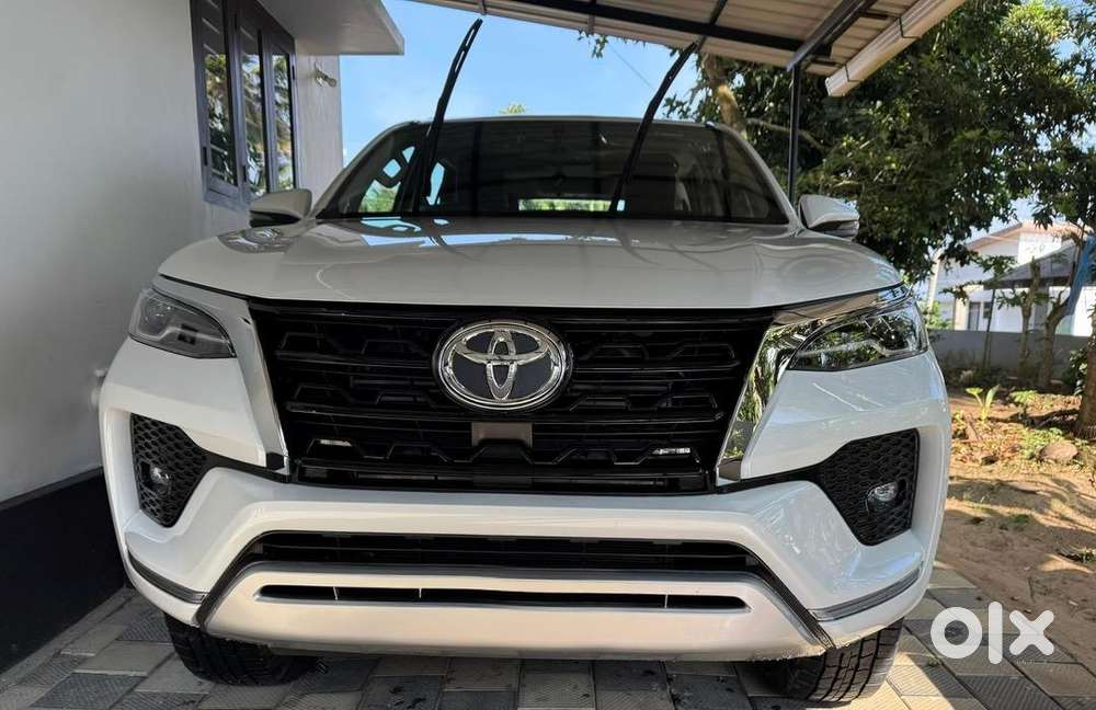 Toyota Fortuner 2025 Diesel Well Maintained