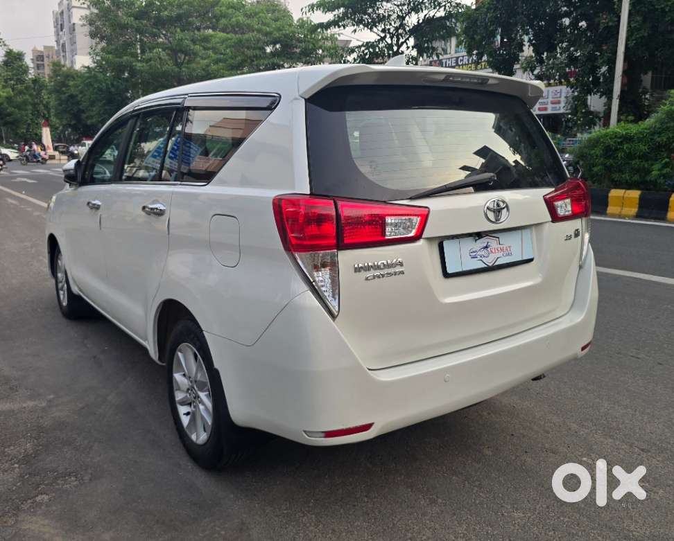 Toyota Innova Crysta 2.8 Gx At 8 Seater, 2017, Diesel