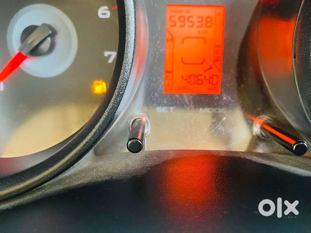 Mahindra Tuv 300 T4, 2016, Diesel