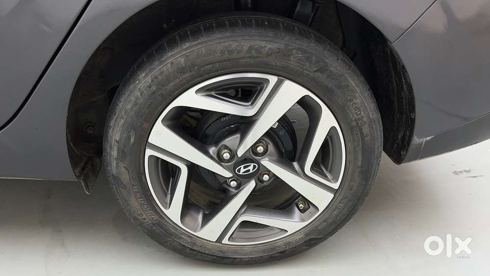 Hyundai Aura 1.2 Sx Cng, 2023, Cng & Hybrids