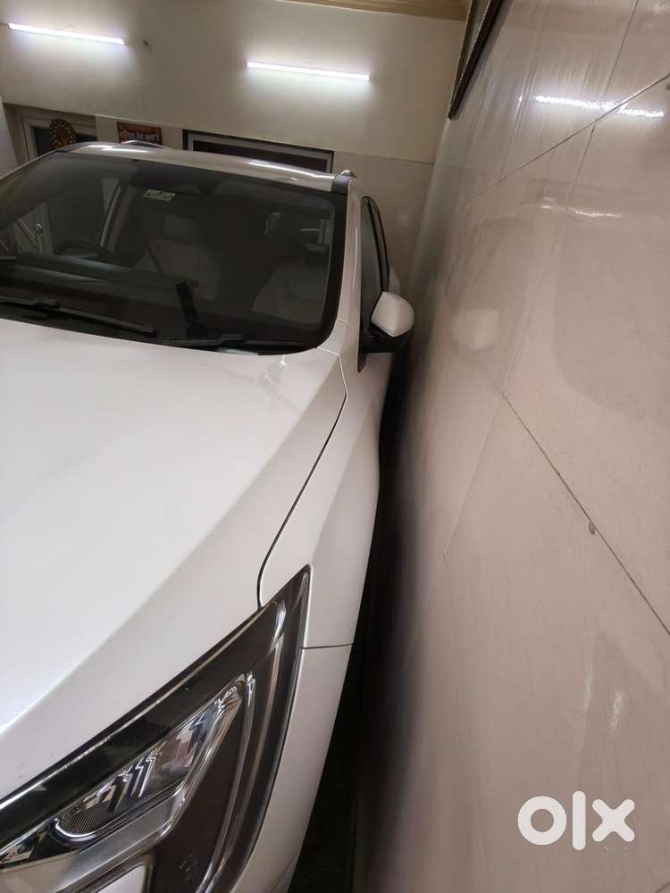 Mahindra Xuv700 2.0 Ax 7 Petrol At Luxury Pack Str, 2025, Petrol