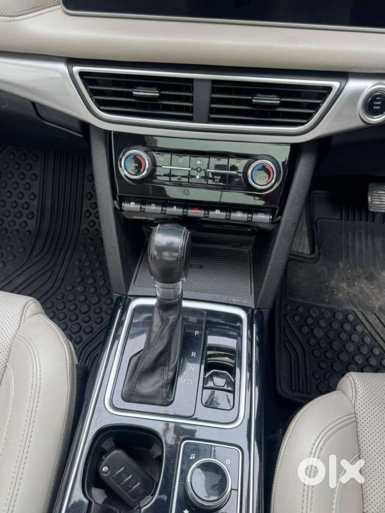Mahindra Xuv700 2.2 Ax 7 Diesel At Luxury Pack Str, 2022, Diesel