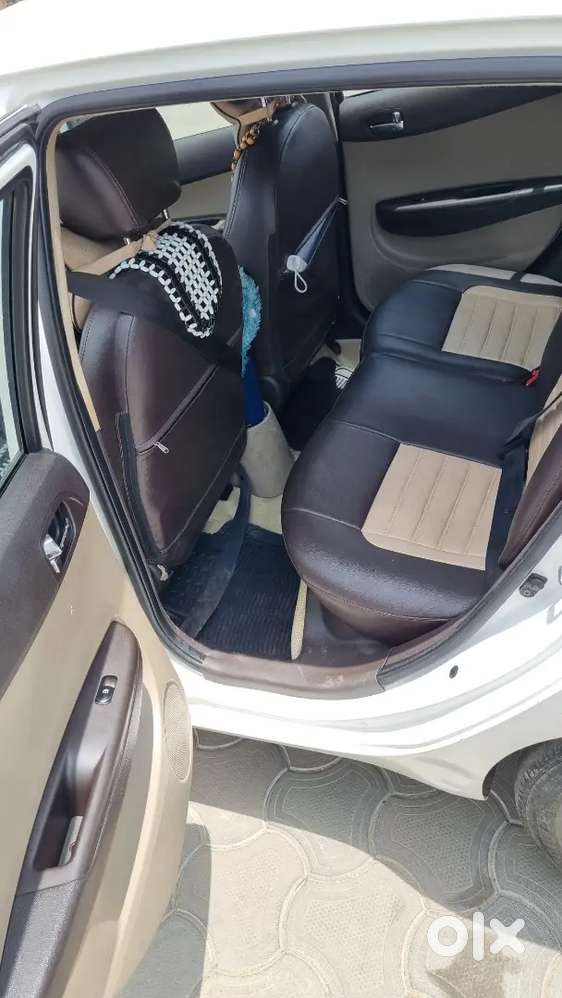 Hyundai I20 Asta 2010 Lpg Automatic