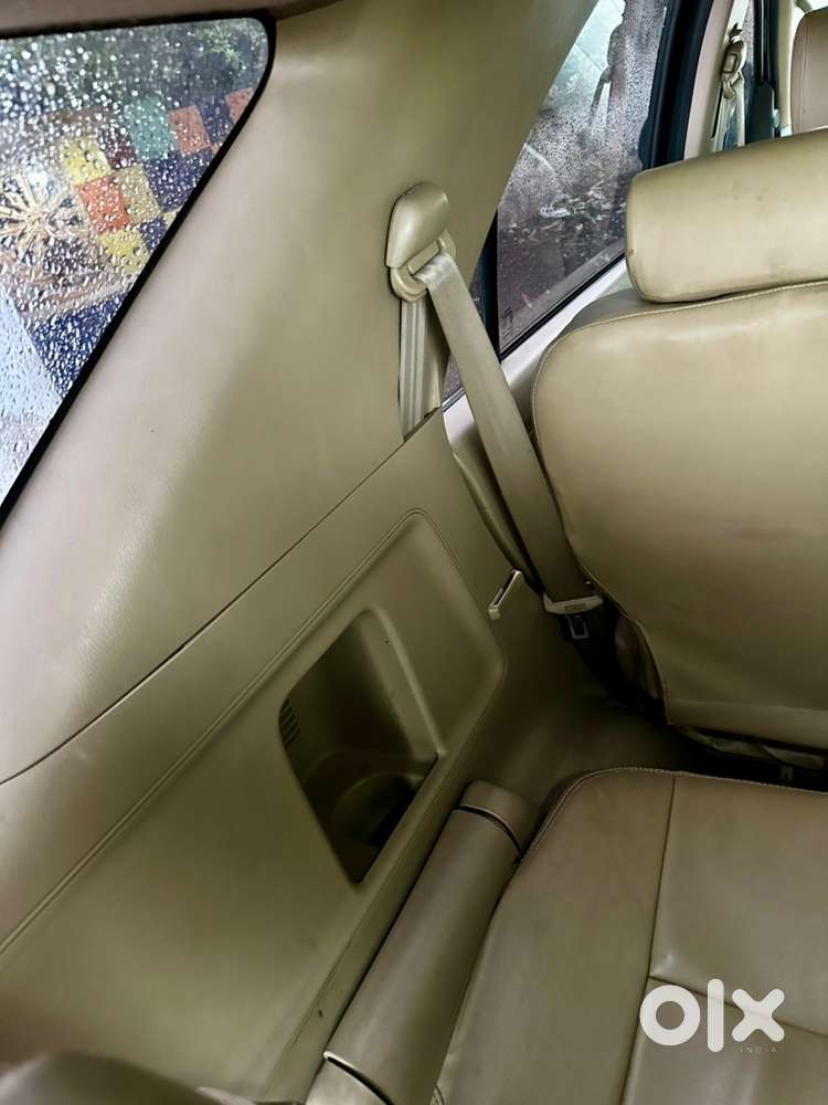 Black Toyota Fortuner 4x4