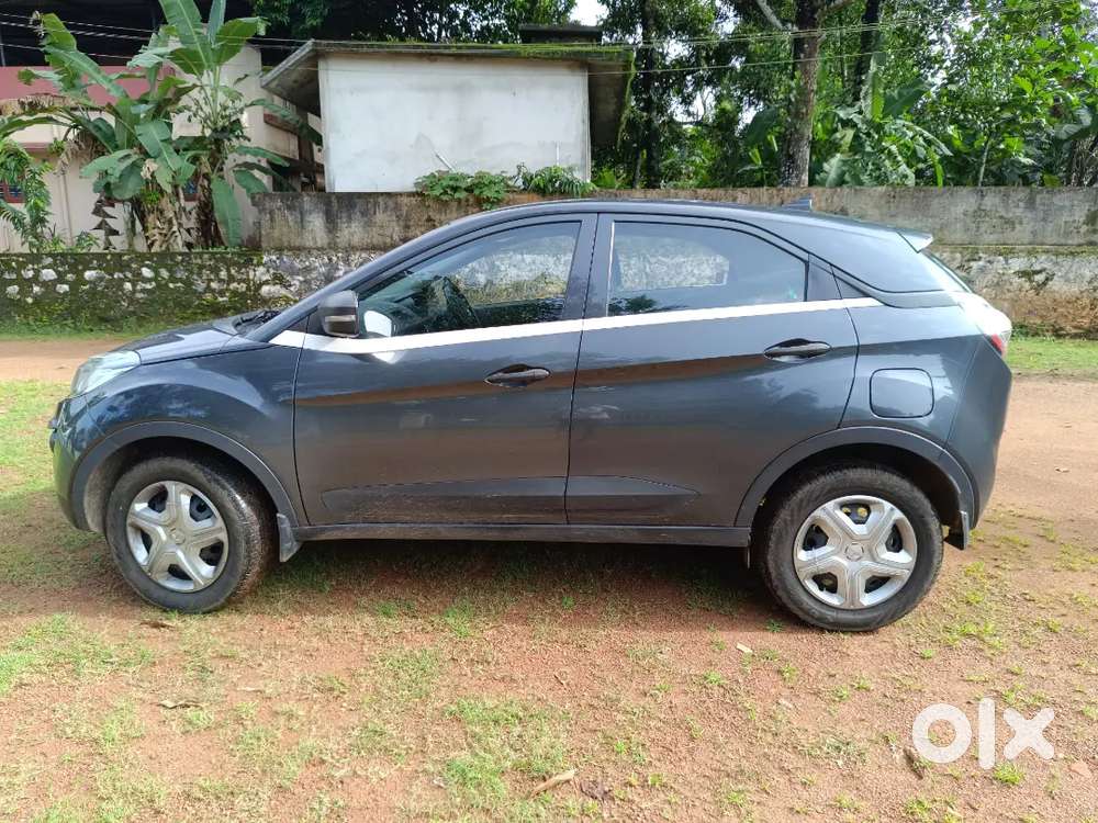 Tata Nexon Petrol (automatic) 2018