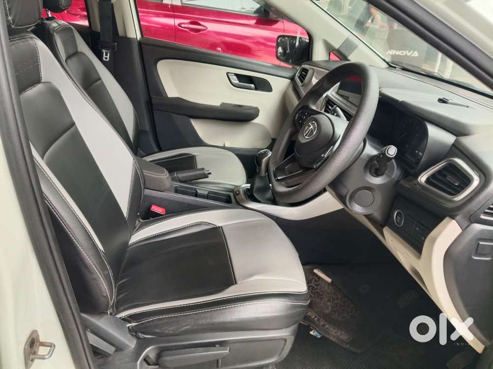 Tata Altroz Xz, 2022, Petrol