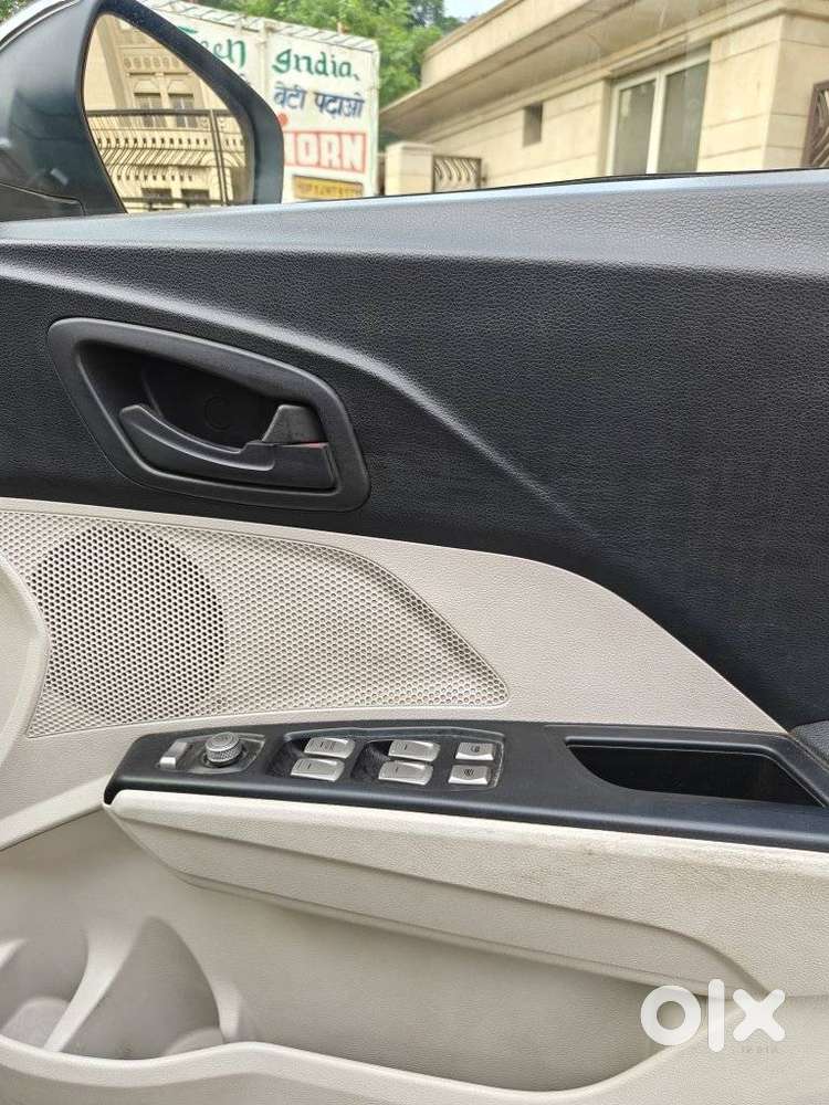 Mahindra Xuv300 W6, 2020, Petrol