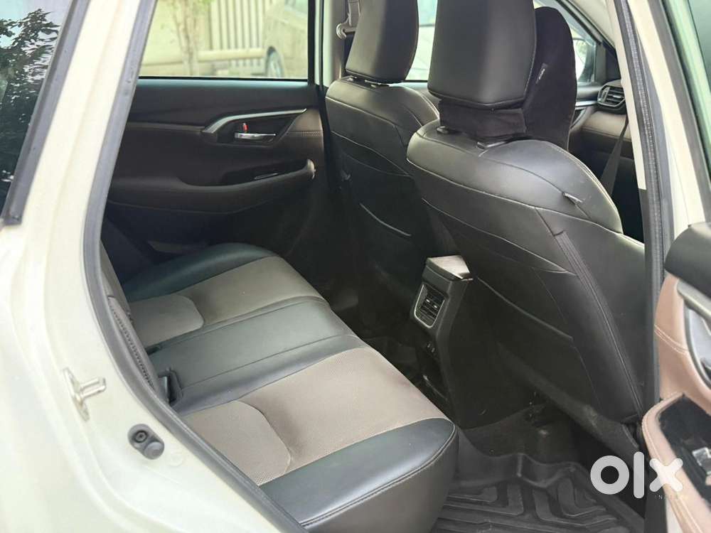 Toyota Urban Cruiser Hyryder 1.5 V Hybrid, 2024, Petrol