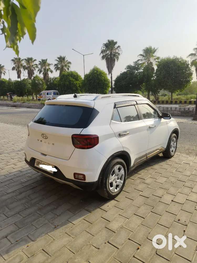 Hyundai Venue 2021 Cng & Hybrids 56000 Km Driven
