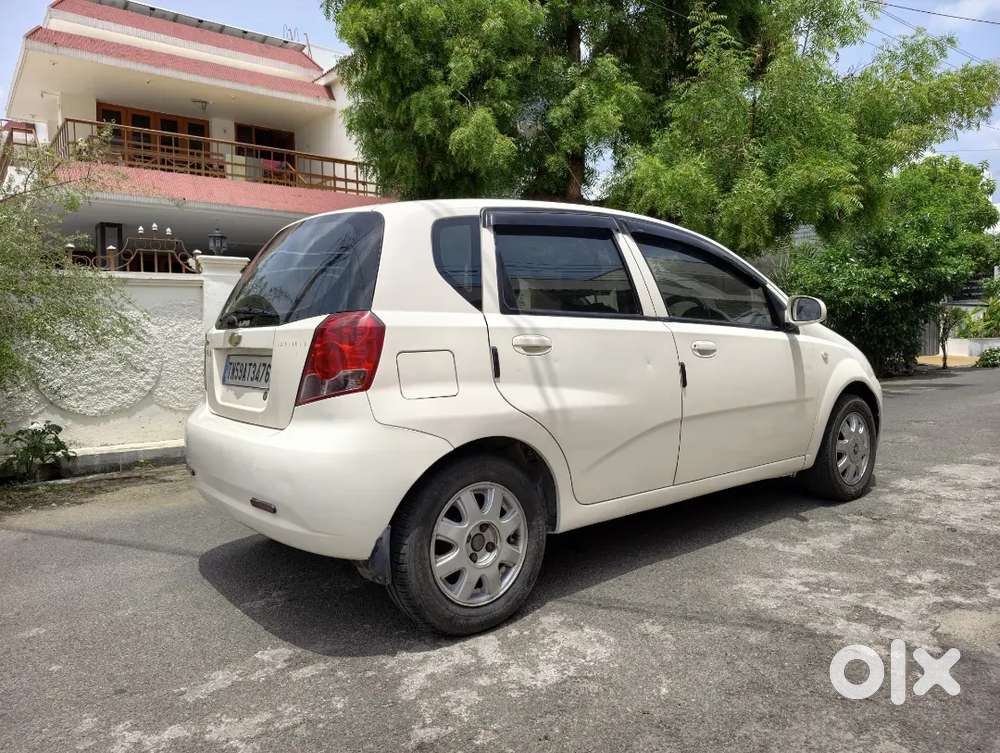Chevrolet Aveo 2011 Petrol 97350 Km Driven