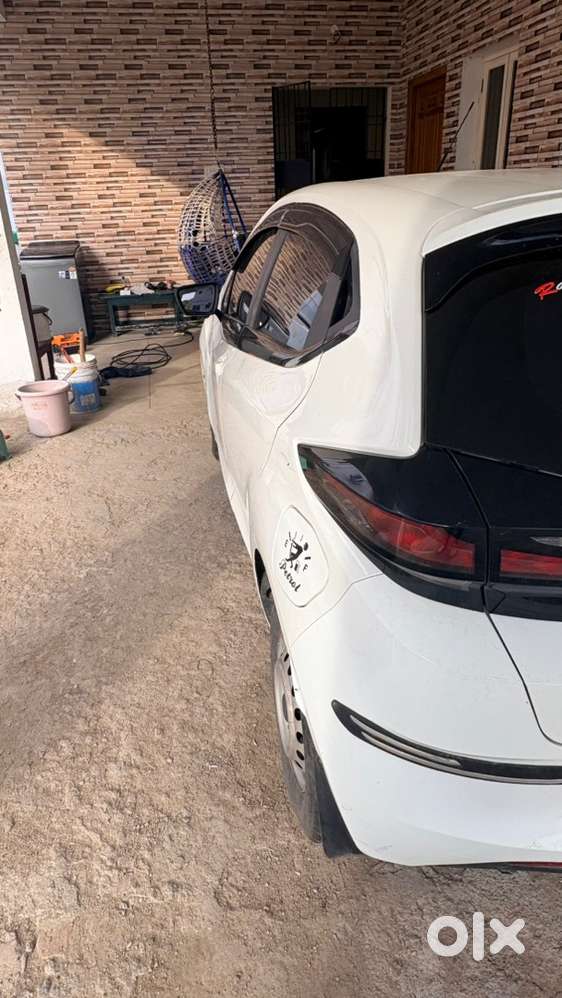 Tata Altroz Petrol 2021