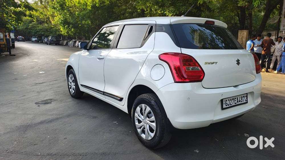 Maruti Suzuki Swift Vxi + Manual, 2022, Petrol