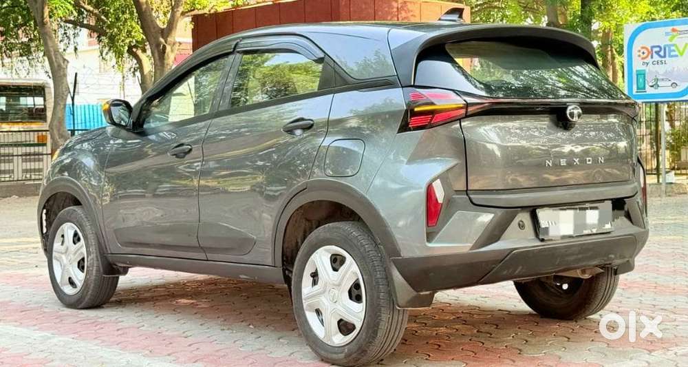 Tata Nexon Smart 1.2 Revotron Petrol 5 Mt, 2024, Petrol