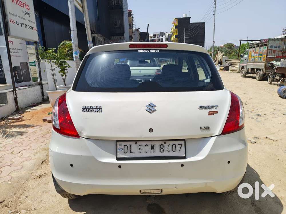 Maruti Suzuki Swift Lxi Option, 2015, Petrol
