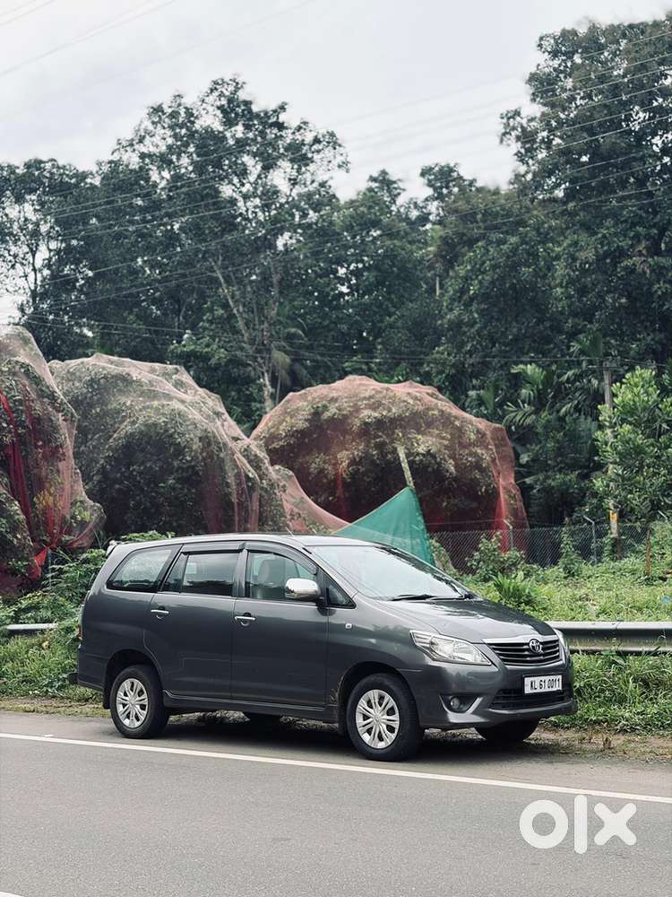 Toyota Innova Diesel 2012 G4 8 Seat