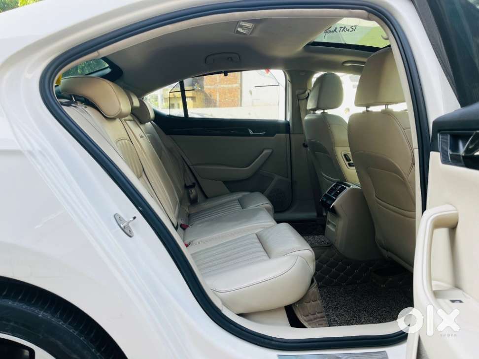 Skoda Superb Style 1.8 Tsi At, 2018, Petrol
