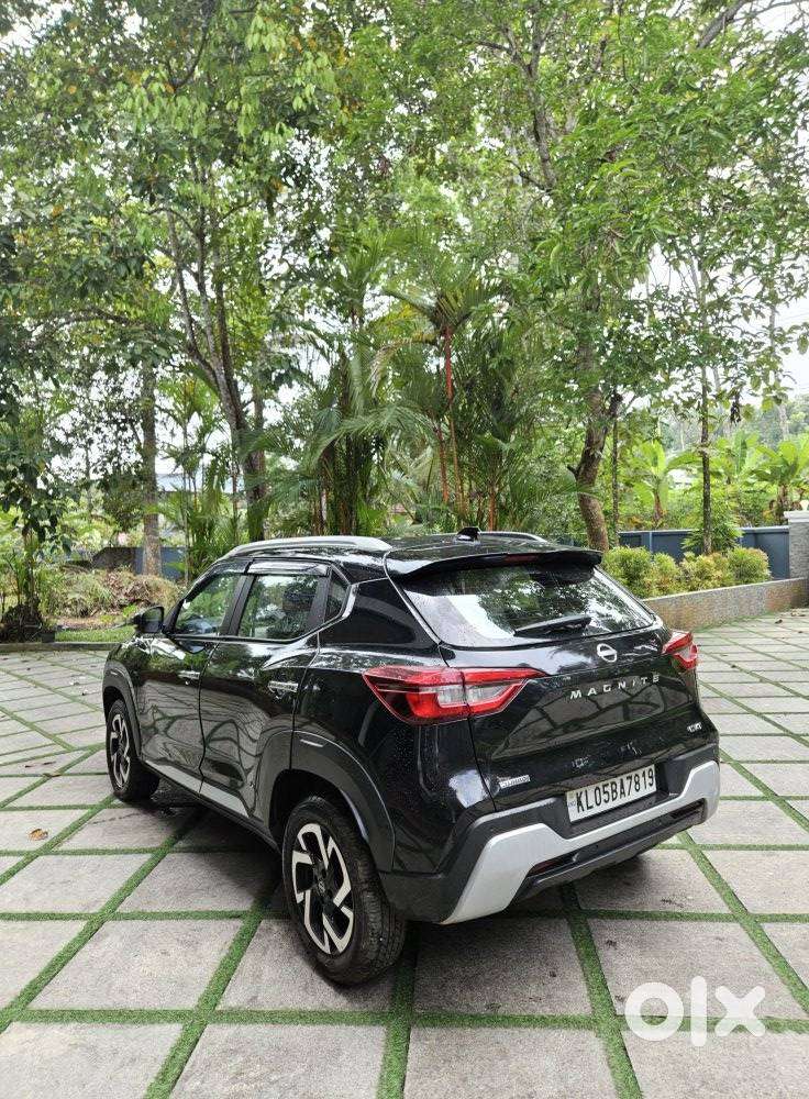 Nissan Magnite 1.0 Xv Premium, 2023, Petrol