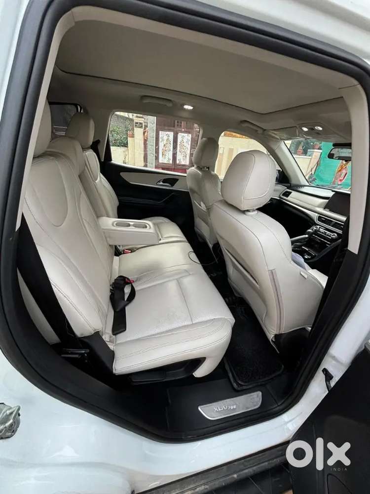 Mahindra Xuv700 At Diesel 2024