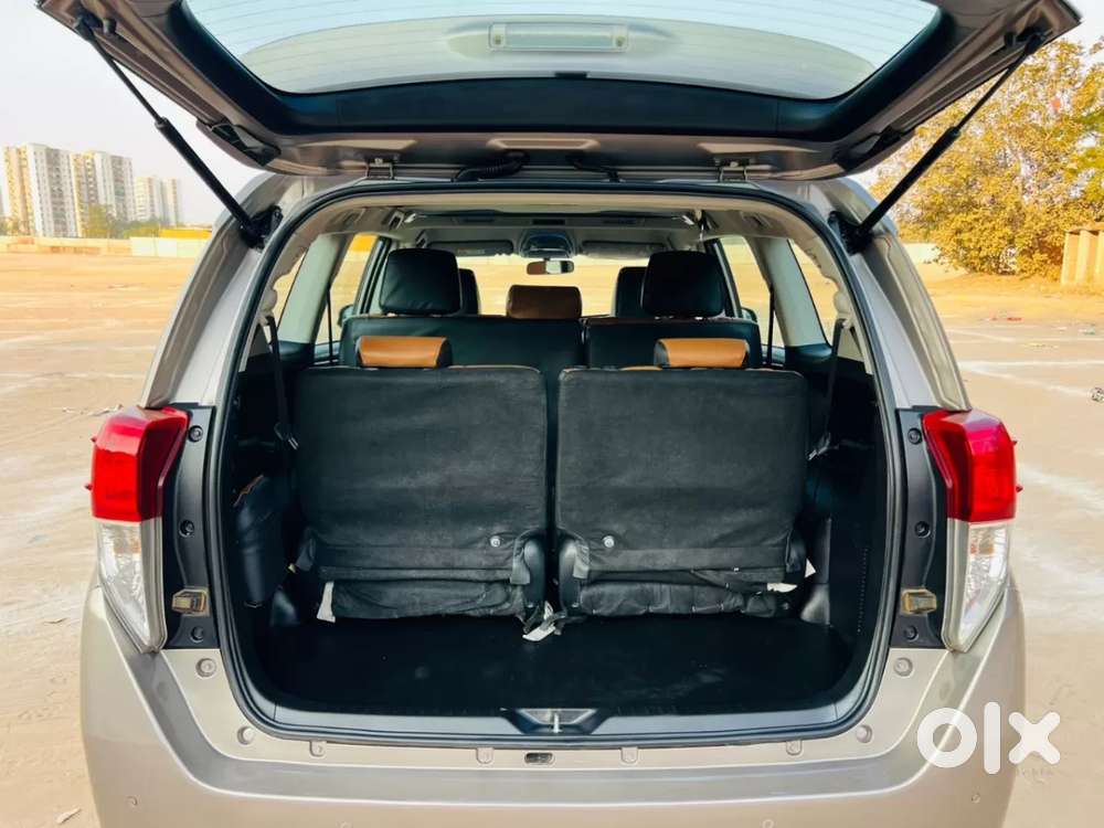 Toyota Innova Crysta [2020-ongoing] 2.4 Vx 8 Str, 2022, Diesel