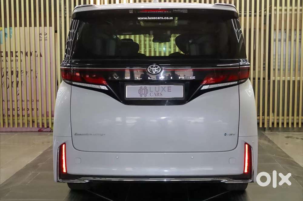 Toyota Vellfire Vip &ndash; Executive Lounge, 2024, Petrol