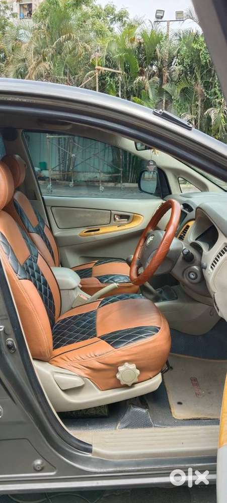 Toyota Innova 2.5 V Diesel 8-seater, 2009, Diesel