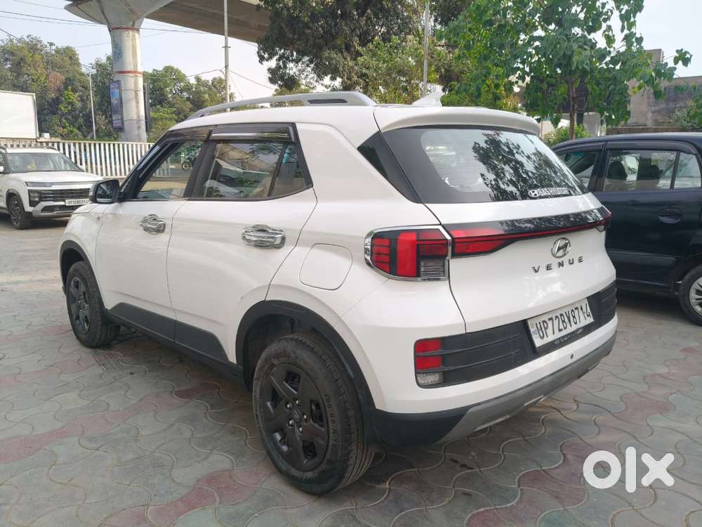 Hyundai Venue 1.2 S Plus, 2023, Petrol