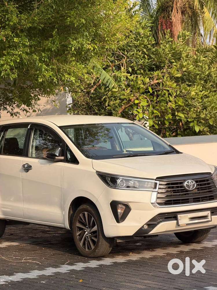 Toyota Innova Crysta 2022 Diesel 42000 Km Driven