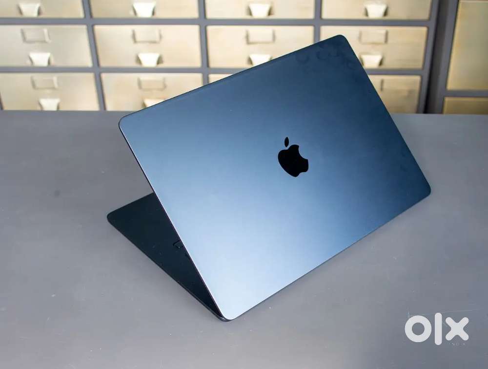 Macbook Air  m2 8GB 256GB..Macbook Air M 2