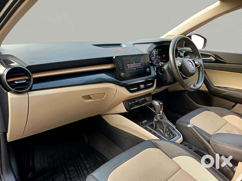 Skoda Slavia Ambition 1.0l Tsi At, 2023, Petrol