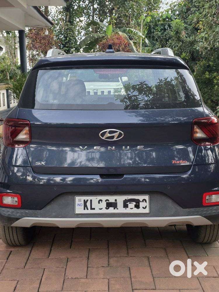 Hyundai Venue Sx+ At, 2022, Petrol