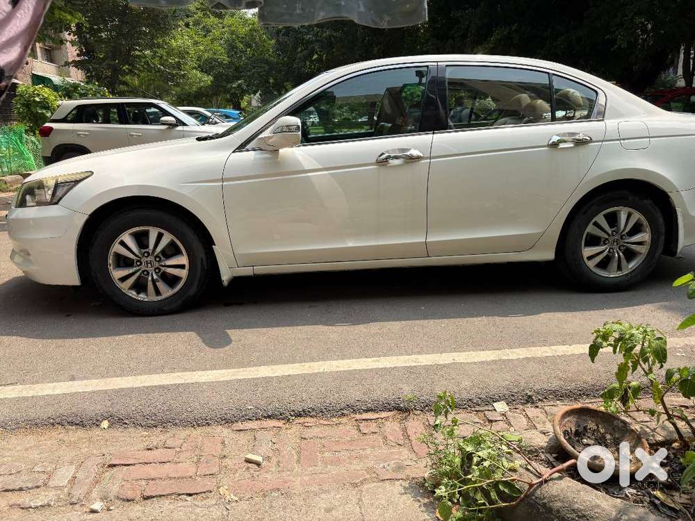 Honda Accord 2.4 At 2011 Model