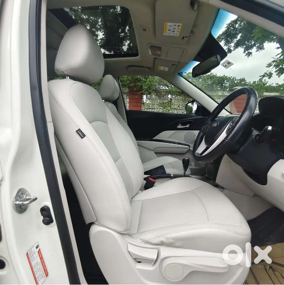 Mahindra Xuv300 W8 (o) Showroom Condition