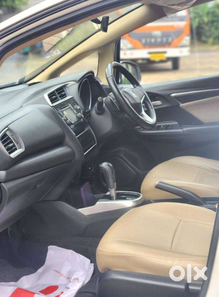 Honda Jazz V Automatic, 2016, Petrol