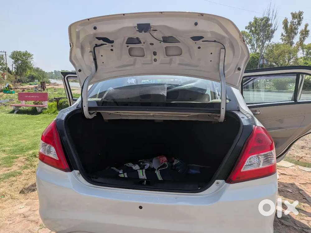 Maruti Suzuki Dzire Vxi, 2017 Petrol Manual
