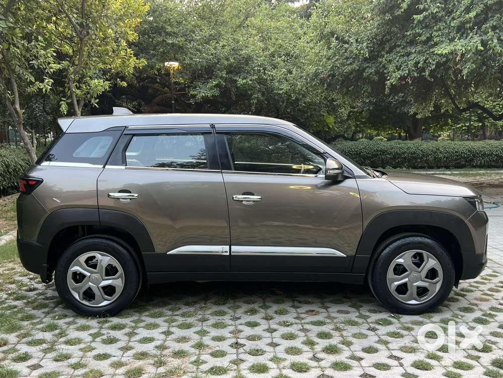 Maruti Suzuki Brezza 1.5 Lxi Smart Hybrid, 2023, Petrol