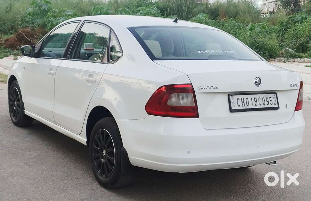 Skoda Rapid 1.5 Tdi At Ambition With Alloy Wheel, 2015, Diesel