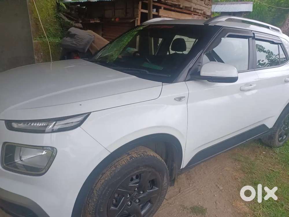 Hyundai Venue 2020 Petrol 42000 Km Driven