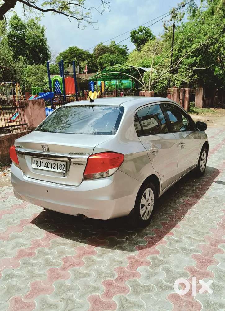 Honda Amaze Amt 2015 Doctor Car Petrol 62000 Km Driven